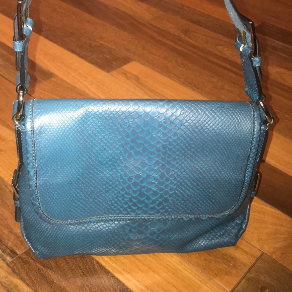 Gianni Bini Aqua Snake Skin Look Small Handbag - Picture 2 of 5